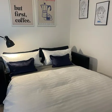 Your Away From Lejlighed